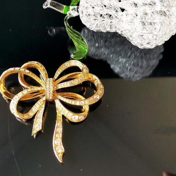 Vintage KJL for Avon Rhinestone Gold tone Bow Brooch Pin - Picture 5 of 8
